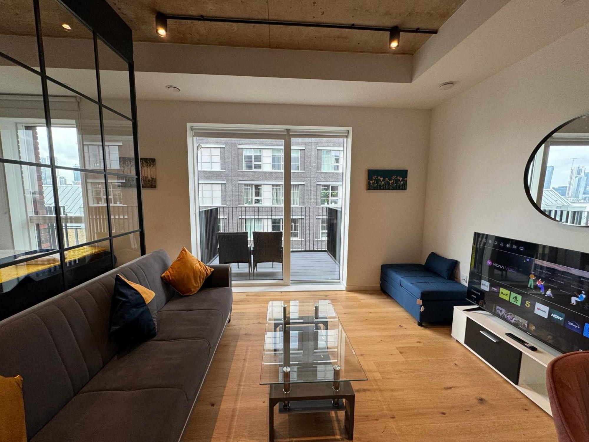 London Luxury Flat With Balcony, River View, O2 Arena, Excel, Canary Wharf, Station Lejlighed Eksteriør billede